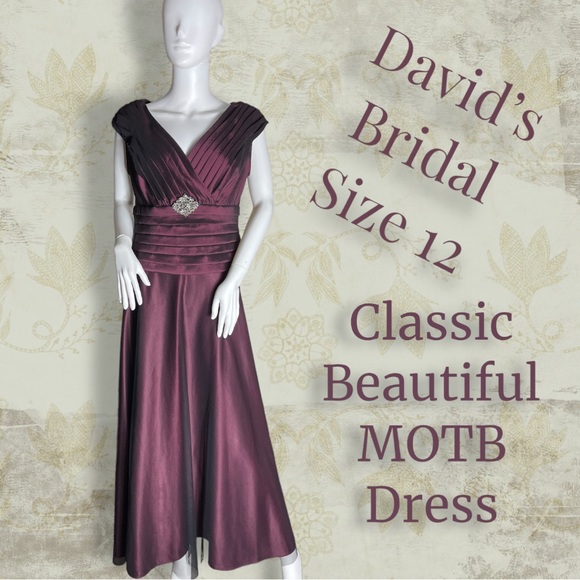 David's Bridal Dresses & Skirts - David’s Bridal Beautiful Full Length Burgundy Wine Mother of the Bride Size 12